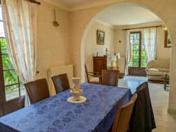 https://media.rightmove.co.uk/171k/170807/160543448/170807_BVI75670_IMG_04_0000.jpeg