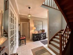 https://media.rightmove.co.uk/171k/170807/163559327/170807_BVI79549_IMG_04_0000.jpeg