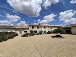 https://media.rightmove.co.uk/171k/170807/167120243/170807_BVI81469_IMG_00_0000.jpeg