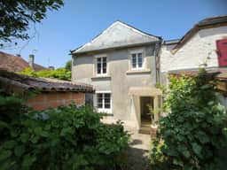 https://media.rightmove.co.uk/56k/55209/167384384/55209_55209_AMR00113_IMG_00_0000.jpeg