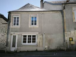 https://media.rightmove.co.uk/56k/55209/167384384/55209_55209_AMR00113_IMG_02_0000.jpeg