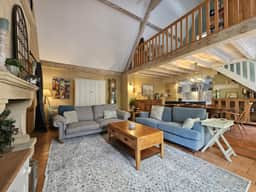 https://media.rightmove.co.uk/56k/55209/168456236/55209_55209_VAN00555_IMG_04_0000.jpeg