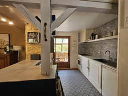 https://media.rightmove.co.uk/56k/55209/168456236/55209_55209_VAN00555_IMG_05_0000.jpeg
