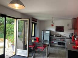 https://media.rightmove.co.uk/67k/66951/164849828/66951_AP2288-1_IMG_03_0000.jpeg