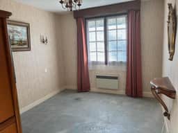 https://media.rightmove.co.uk/82k/81218/161849843/81218_75011164606-1_IMG_05_0000.jpeg