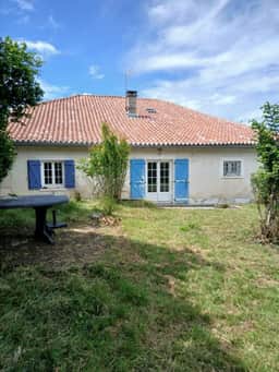 https://media.rightmove.co.uk/82k/81218/163639394/81218_75011165946-1_IMG_02_0000.jpeg