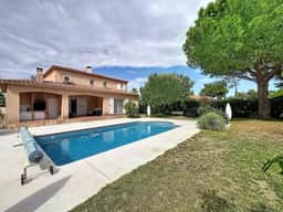 https://media.rightmove.co.uk/property-photo/04f6163db/93894054/04f6163dbee7e81917e8745293c67a5f.jpeg