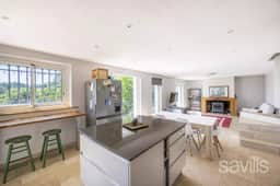 https://media.rightmove.co.uk/property-photo/0647092cd/89643738/0647092cde2b4e4934b65c3737f35db2.jpeg