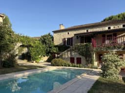 https://media.rightmove.co.uk/property-photo/094aaa1f9/92208609/094aaa1f9548e7f2f3072797c89e9be2.jpeg