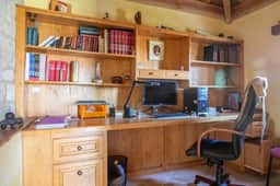 https://media.rightmove.co.uk/property-photo/094bbcf0b/92208606/094bbcf0baca773dfa1db0e3ff16bd6c.jpeg