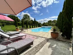 https://media.rightmove.co.uk/property-photo/0c02f7ebc/89554731/0c02f7ebc0c6e27c49635e5da5a88830.jpeg