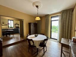 https://media.rightmove.co.uk/property-photo/0ea6817b7/89554698/0ea6817b7eb9f7b30d3fc31dec6125e8.jpeg