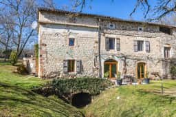 https://media.rightmove.co.uk/property-photo/17cac1d5e/92213142/17cac1d5e87fce8f11ab9207d3f955c5.jpeg