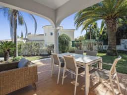 https://media.rightmove.co.uk/property-photo/1c7dc2dc7/94359786/1c7dc2dc71826a543a51419e1b0b61cf.jpeg