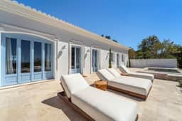 https://media.rightmove.co.uk/property-photo/1d489dbc5/92021019/1d489dbc5eadf0c363785bc103c71305.jpeg