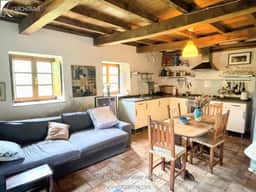 https://media.rightmove.co.uk/property-photo/213e4b51d/88677528/213e4b51d394ee7578824048b125107b.jpeg