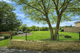https://media.rightmove.co.uk/property-photo/2252cd649/89554851/2252cd64966087b67a0646892923ee31.png
