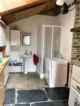 https://media.rightmove.co.uk/property-photo/22b1d9049/89617521/22b1d9049ab2423e30add11b1432e39c.jpeg