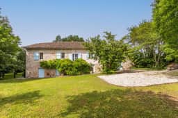 https://media.rightmove.co.uk/property-photo/23ceb1ef0/92213058/23ceb1ef09839f9ddb564b9cd1344540.jpeg