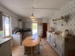 https://media.rightmove.co.uk/property-photo/25d48be46/91970409/25d48be462513fcde3ced22d096ca86b.jpeg