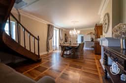 https://media.rightmove.co.uk/property-photo/26380b347/175047887/26380b34752c2ee771b361ad902687b0.jpeg