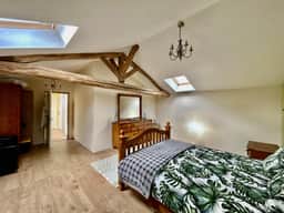 https://media.rightmove.co.uk/property-photo/2992dbfc3/89554842/2992dbfc33022c4cf62d91a7c19eca92.jpeg