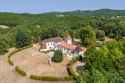 https://media.rightmove.co.uk/property-photo/2b2a48e24/92026197/2b2a48e2486d1b3a90a34f836dc04cb2.jpeg