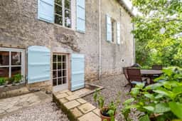 https://media.rightmove.co.uk/property-photo/2bc25b6ca/92213058/2bc25b6ca5f1a0f5e55d8e49c0bf57fa.jpeg
