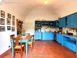 https://media.rightmove.co.uk/property-photo/2eeffc46f/88677990/2eeffc46fe3cdd46babf709d66f5dc3f.jpeg