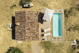 https://media.rightmove.co.uk/property-photo/30212f5ec/93766767/30212f5ec585dacf88138be8b866430a.jpeg