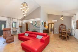 https://media.rightmove.co.uk/property-photo/310a5db78/92335281/310a5db7825d3e682f6762c57550ea84.jpeg