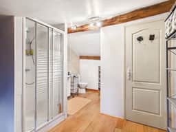 https://media.rightmove.co.uk/property-photo/335726b73/89663229/335726b73c514c4175e82c2fc050cf56.jpeg
