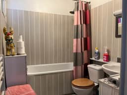 https://media.rightmove.co.uk/property-photo/33594c03d/92107221/33594c03d78ebd0a2ddf200988d97079.jpeg