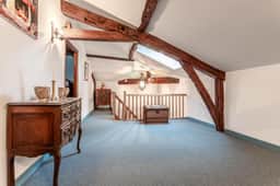 https://media.rightmove.co.uk/property-photo/36ce8e0e5/92208519/36ce8e0e57bf90ed4e8aee676c10aae7.jpeg