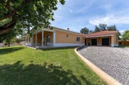 https://media.rightmove.co.uk/property-photo/3b089eddf/89464278/3b089eddf9fd84dffddf277f3c7932d1.jpeg