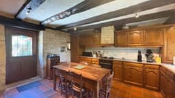 https://media.rightmove.co.uk/property-photo/3c01dc820/175050902/3c01dc820f801a505694d835f58d2b26.jpeg