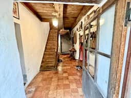 https://media.rightmove.co.uk/property-photo/3e6946bb3/88040127/3e6946bb32fb9f1a475162432f2c0102.jpeg