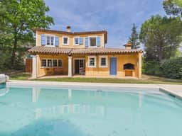 https://media.rightmove.co.uk/property-photo/44a6a3c6b/93722160/44a6a3c6b0c0c834adab2ac95d3eaa7f.jpeg