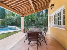 https://media.rightmove.co.uk/property-photo/4b5c975d8/93722160/4b5c975d878c42f84acf788f1a098afa.jpeg