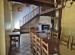 https://media.rightmove.co.uk/property-photo/59cd7c8c0/89669118/59cd7c8c0f25fce503283e5e5aa86e13.jpeg