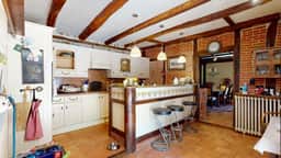 https://media.rightmove.co.uk/property-photo/5d873f277/89613354/5d873f2779665c8fc001f48d2c592d69.jpeg
