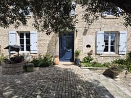 https://media.rightmove.co.uk/property-photo/6170d8e84/89554998/6170d8e8486ccb448281ac0c843a3674.jpeg
