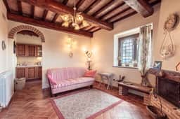 https://media.rightmove.co.uk/property-photo/6219f1298/93681336/6219f1298b9d2f717b23398d790f404e.jpeg