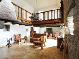 https://media.rightmove.co.uk/property-photo/632185c68/91524627/632185c687f0da3745985177c62c8da6.jpeg