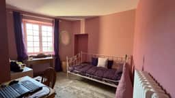 https://media.rightmove.co.uk/property-photo/6383931a6/89554950/6383931a6379143a08de31a822841514.jpeg