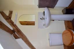 https://media.rightmove.co.uk/property-photo/64472d5ed/91858410/64472d5ed92423ad4ced2995c2dec7f0.jpeg