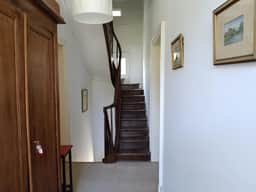 https://media.rightmove.co.uk/property-photo/688b5fc8c/91427943/688b5fc8cf941583946de8ead6a6dfb8.jpeg