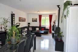 https://media.rightmove.co.uk/property-photo/6adf73434/94896831/6adf734345777e3e84cf52d0782c1d38.jpeg