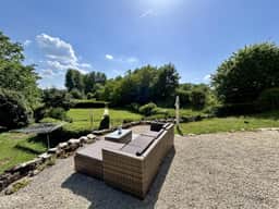 https://media.rightmove.co.uk/property-photo/6c6278b39/91970409/6c6278b39107de047696257534a7ccbb.jpeg