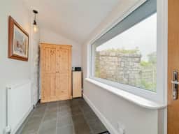 https://media.rightmove.co.uk/property-photo/6ccd6a4f4/150279311/6ccd6a4f4c0352431a8c7094c1371b34.jpeg